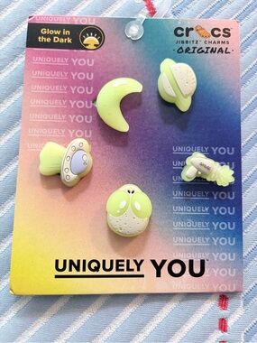 CROCS Glow-in-the-Dark Lime Green Space Jibbitz Charm Set